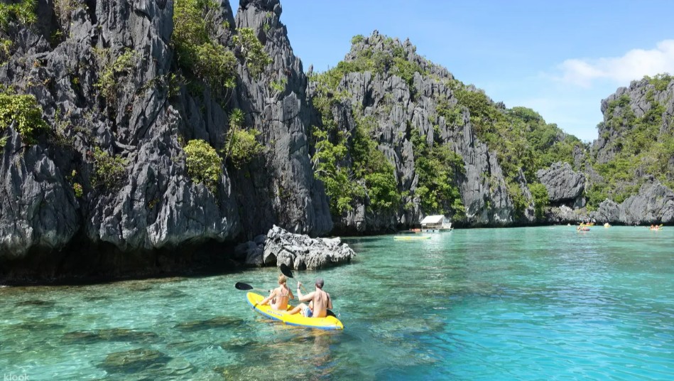 El Nido Tour A Lagoons & Islands
